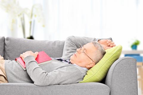 De trop longues siestes ou de trop longues nuits de sommeil sont associées à un risque accru d'accident vasculaire cérébral (AVC)