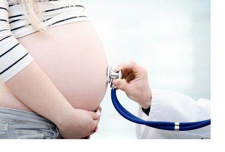 Les complications de la grossesse affectent environ 1 femme enceinte sur 10 et sont souvent diagnostiquées trop tardivement (Visuel Fotolia 143612354)