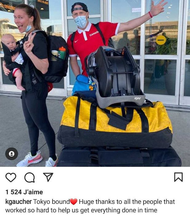 La basketteuse canadienne Kim Gaucher accompagnée de son mari et leur enfant, le 12 juillet&nbsp;2021,&nbsp;en partance pour Tokyo (Japon). (INSTAGRAM)