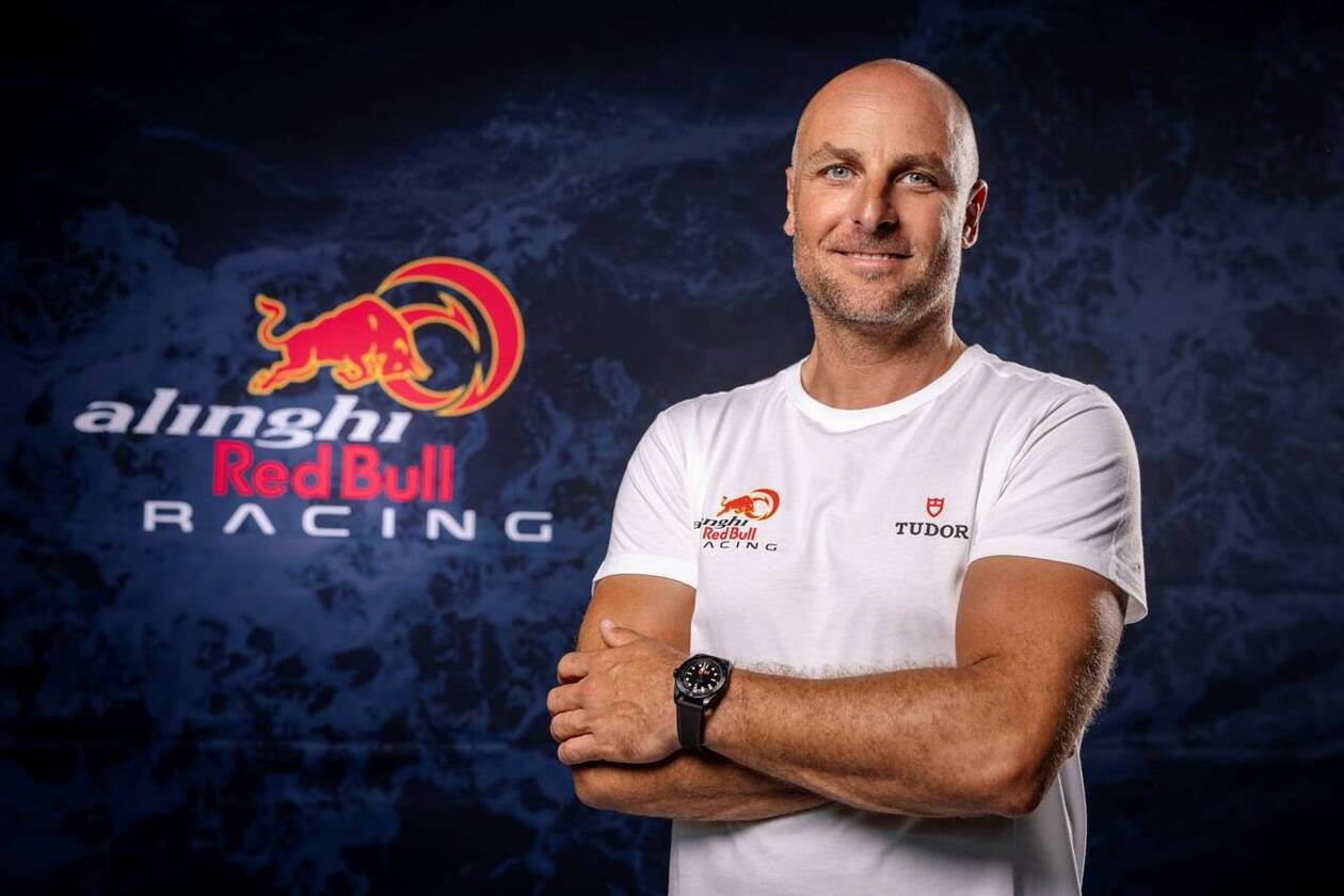 Le Français Nicolas Charbonnier est dans la cellule arrière d’Alinghi Red Bull Racing.
