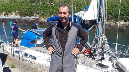 Joël Lanilis, pilote à la retraite des bateaux des Phares et Balises du Finistère, avait quitté Lampaul le 1er juin 2019 pour faire le tour du monde en solitaire, son rêve le plus ancien.