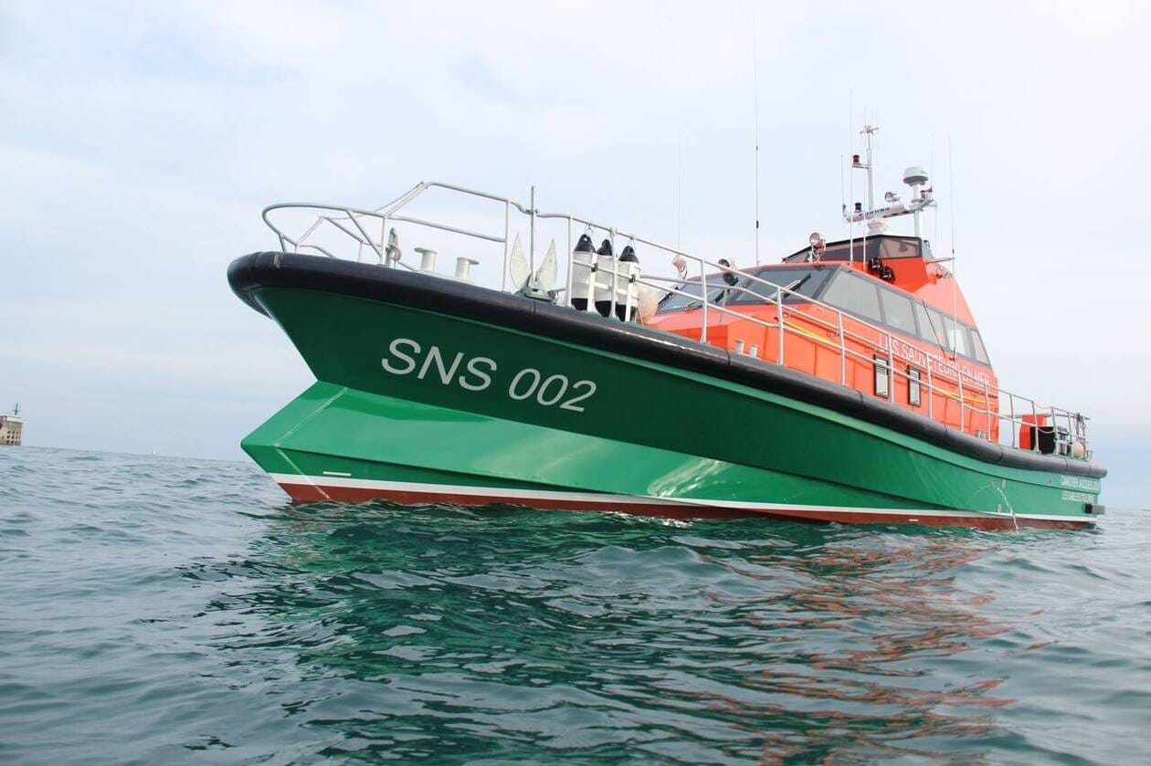 Le canot SNS002 a porté assistance à l’homme tombé à la mer.
